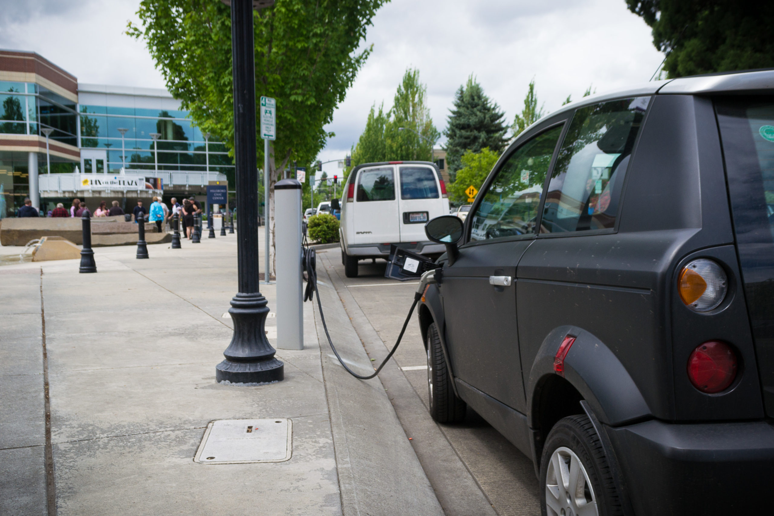 Europe and North America to connect 7.9 million EV chargers by 2025