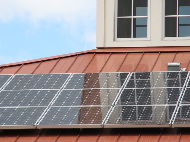 Rooftop solar fight arrives in Michigan